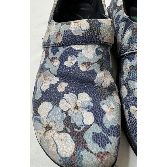Klogs Blue Floral Leather Slip On Shoes Size 6 Comfortable - Picture 2 of 6